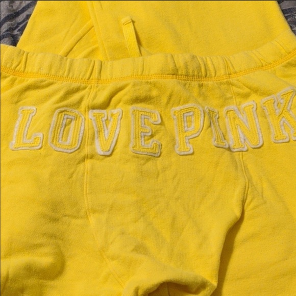 IM LOOKING 4 THIS SET PANTS ,M/S & Top M/L - Picture 2 of 2